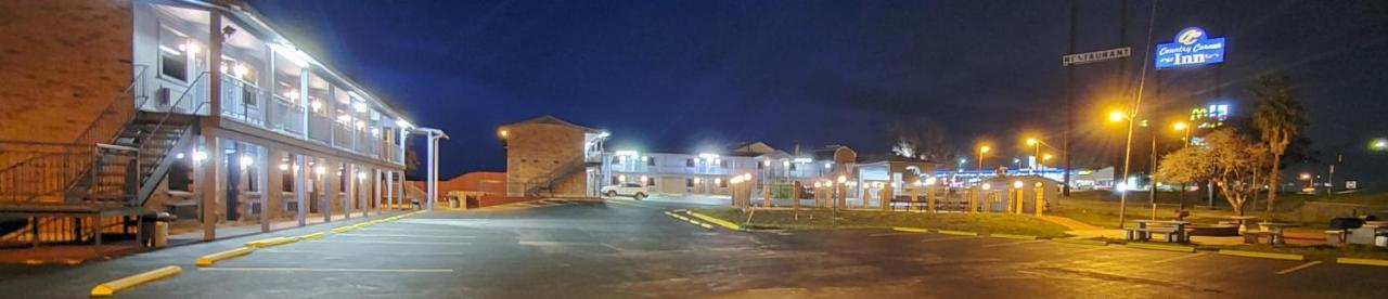 The Country Corner Inn Devine Esterno foto