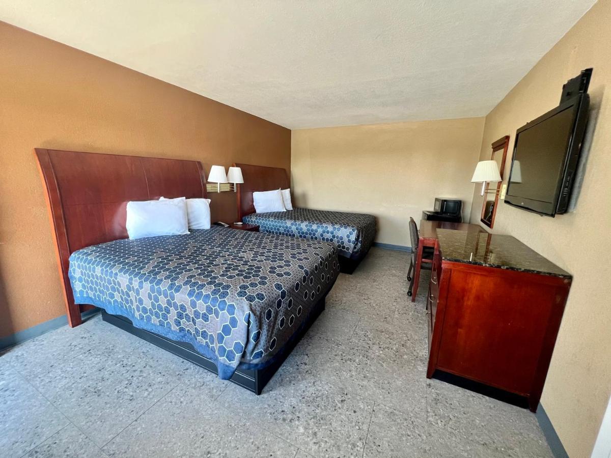 The Country Corner Inn Devine Esterno foto