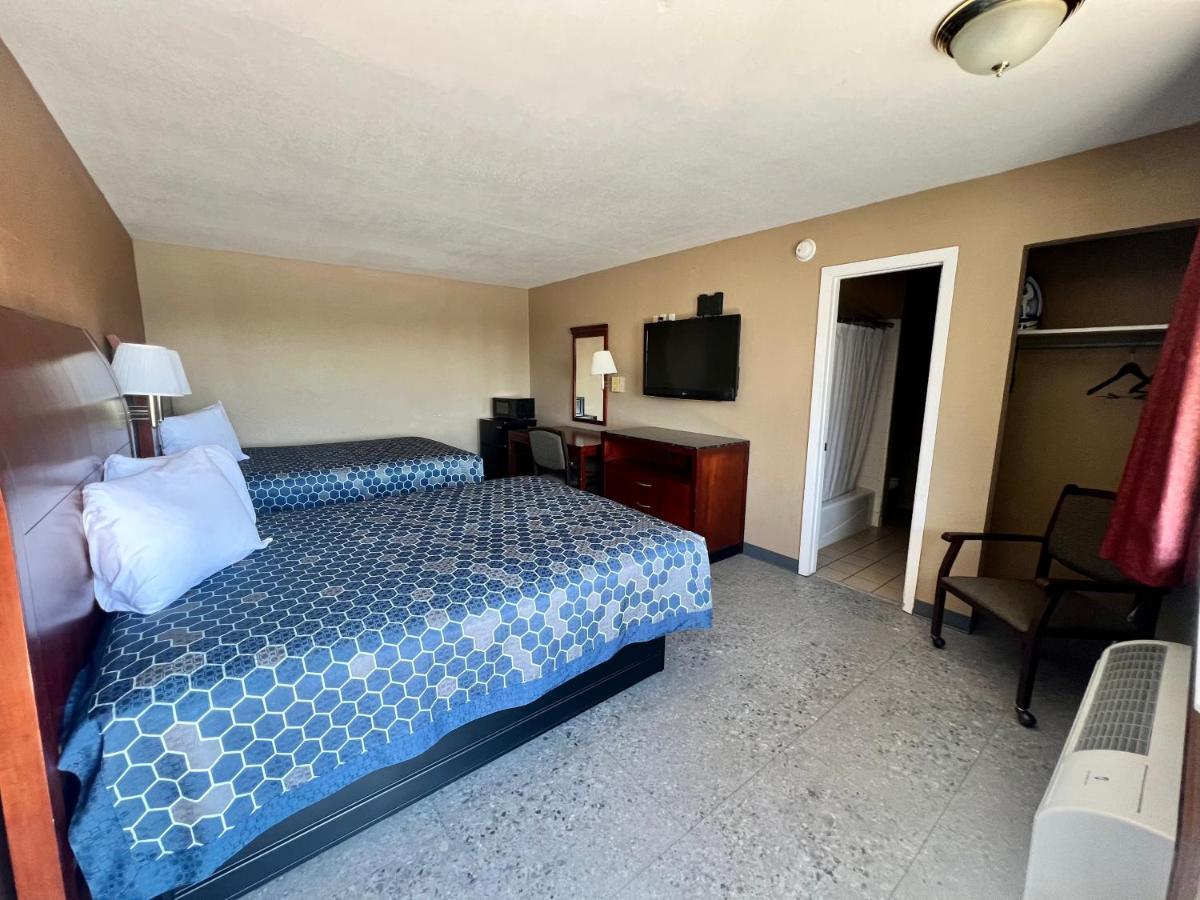 The Country Corner Inn Devine Esterno foto