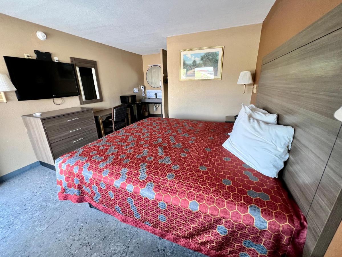 The Country Corner Inn Devine Esterno foto